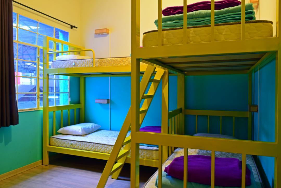 Social Hostel Cafe E Bar Куритиба Экстерьер фото