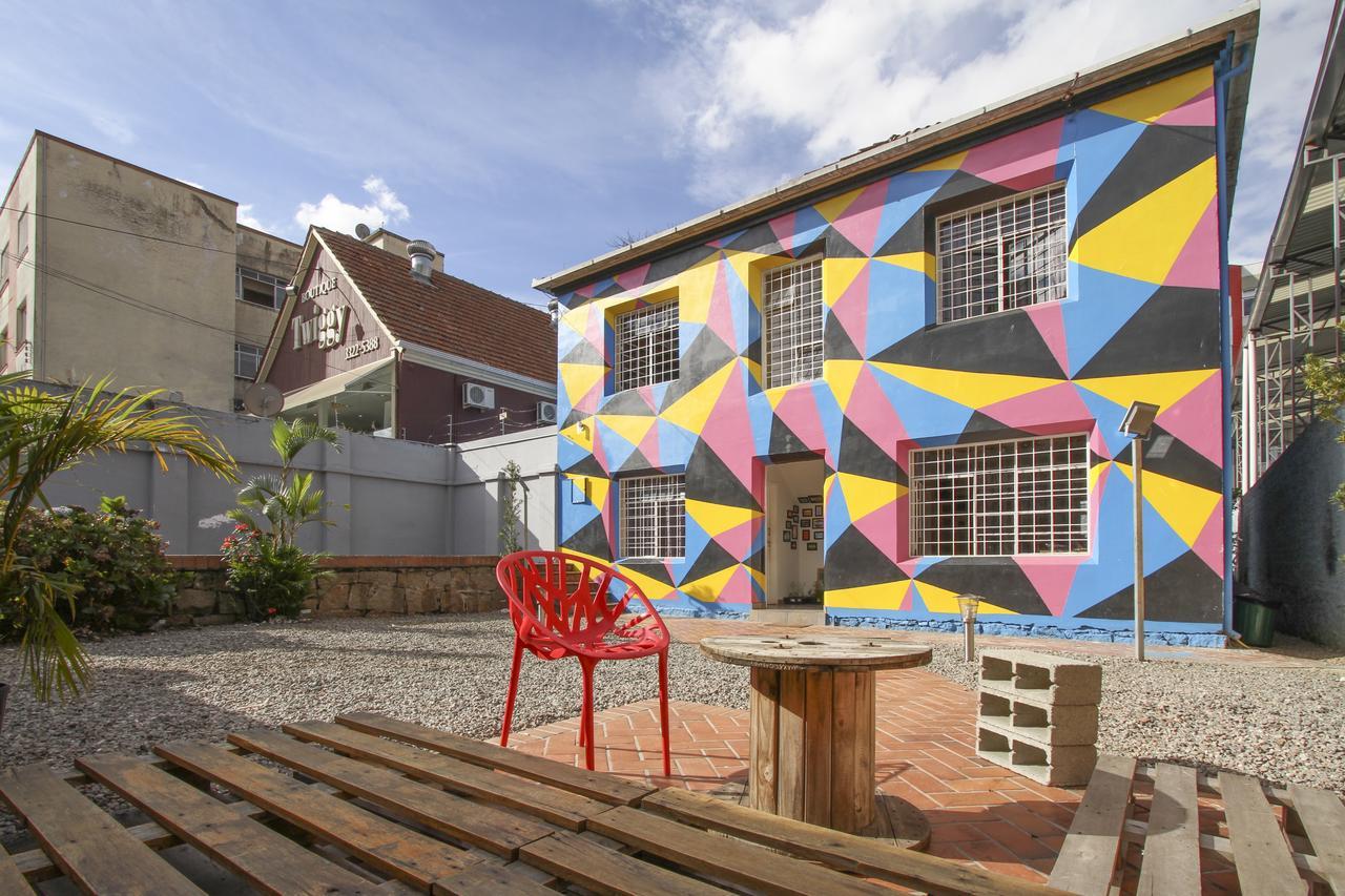Social Hostel Cafe E Bar Куритиба Экстерьер фото